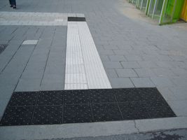 Securiton noppentegel in geleidelijnen voor blinden, slechtzienden & visueel gehandicapten